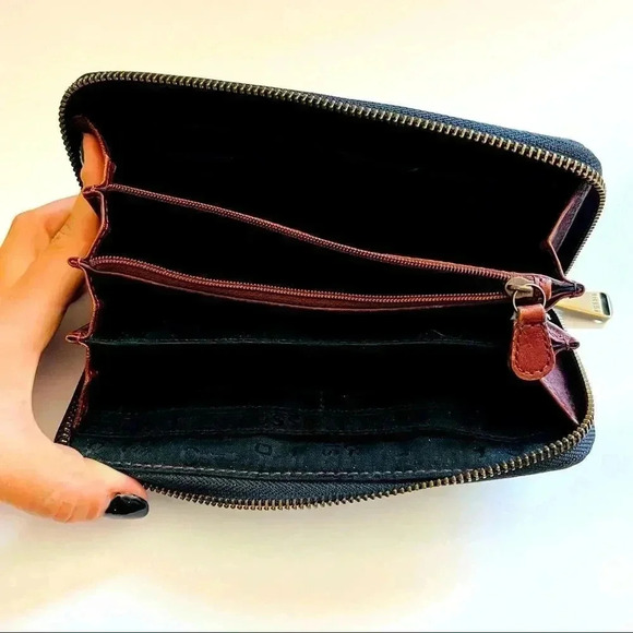 Fossil RFID Large Leather Zip Around Key Per Wallet - Picture 5 of 10